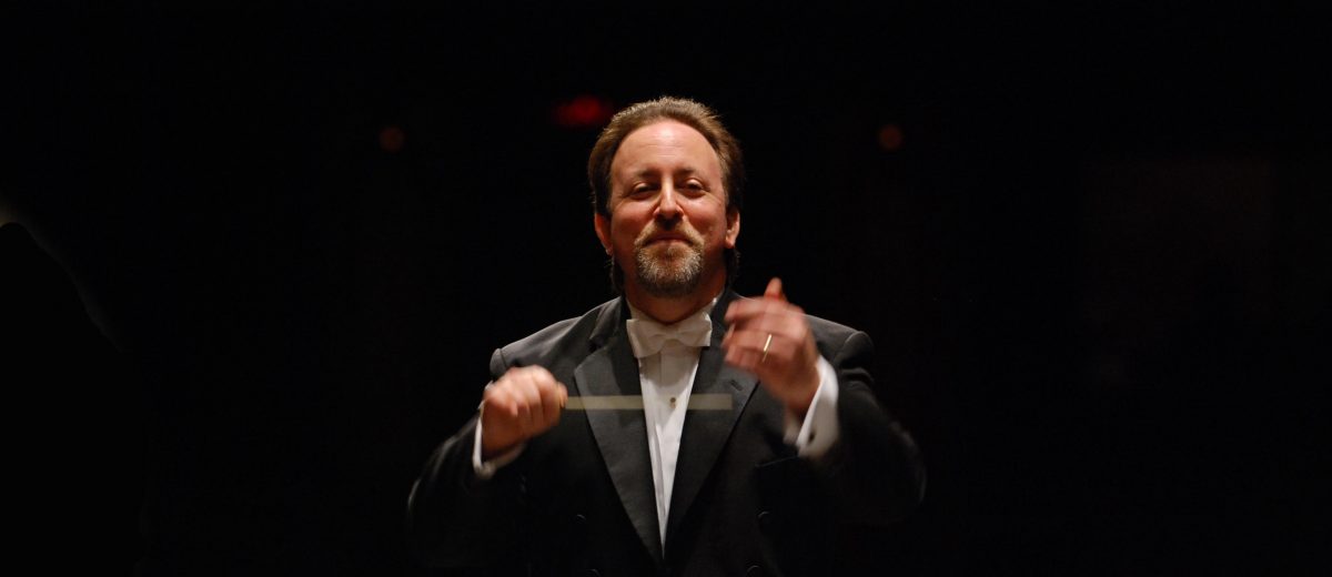 photo of Lucas Richman conducting
